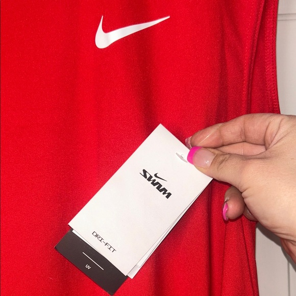 Nike Men's Red Sleeveless Swim Shirt With SPF40+ Block New With Tag Size Large - Picture 3 of 6